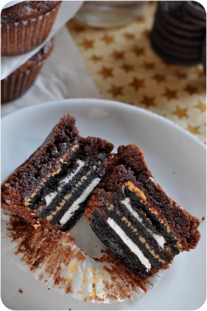 Peanut Butter & Oreo Stuffed Brownies | www.lemon-sugar.com