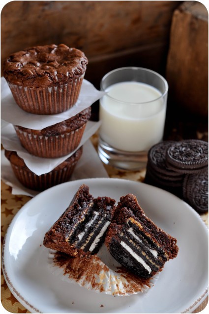 Peanut Butter & Oreo Stuffed Brownies | www.lemon-sugar.com